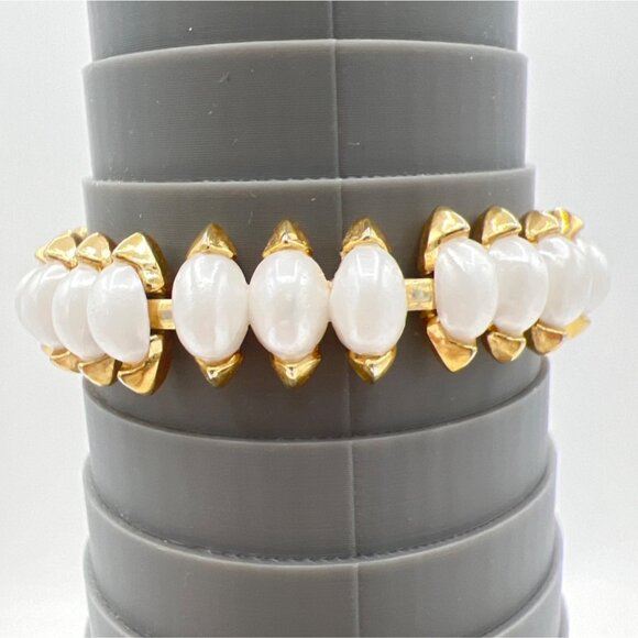 Vintage Crown Trifari Bracelet Gold Tone Faux Pearl Accents Foldover Clasp READ - Picture 7 of 8